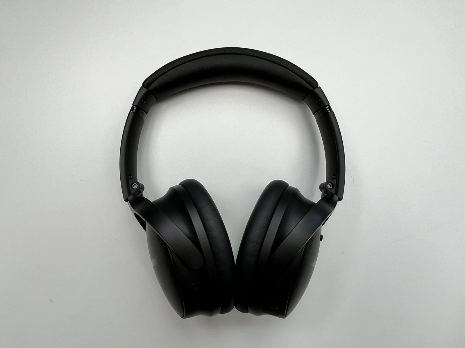 Noise cancelling headphones investigation hub